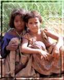 twogirl1.jpg (5309 bytes)