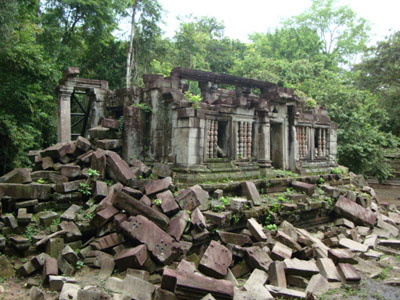 Prasat Beng Mealea - Lotus Pond - Angkor Archeological Park - Angkor Wat  Guide - What to See in Cambodia - Cambodia Major Attractions | Tourism  Cambodia