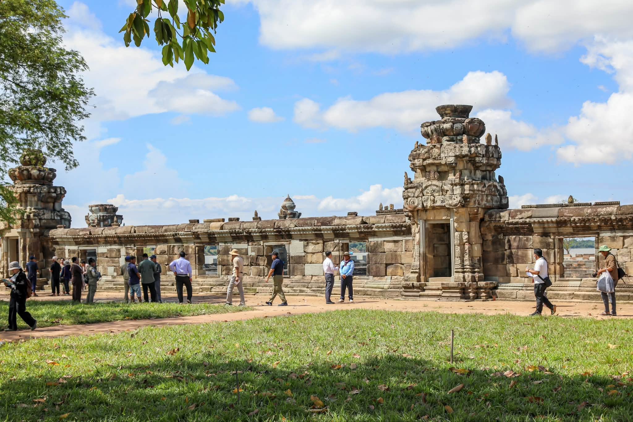 West Mebon